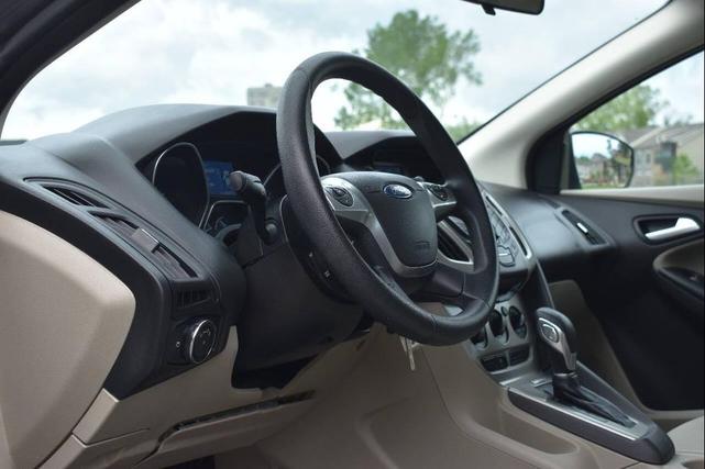 Photo of 2014 Gray Ford Focus