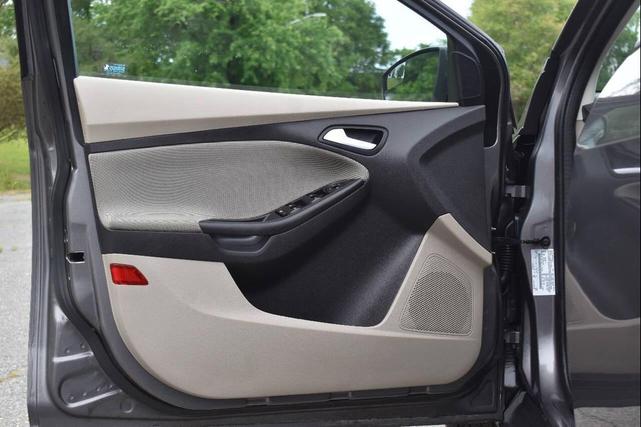 Photo of 2014 Gray Ford Focus