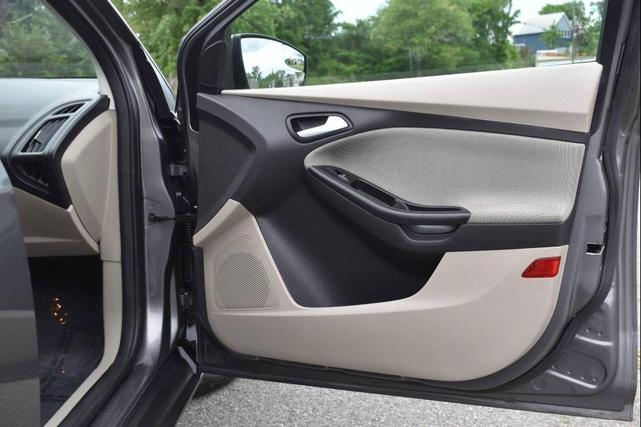 Photo of 2014 Gray Ford Focus