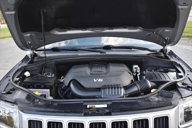 Photo of 2014 Silver Jeep Grand Cherokee