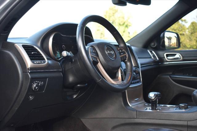 Photo of 2014 Silver Jeep Grand Cherokee