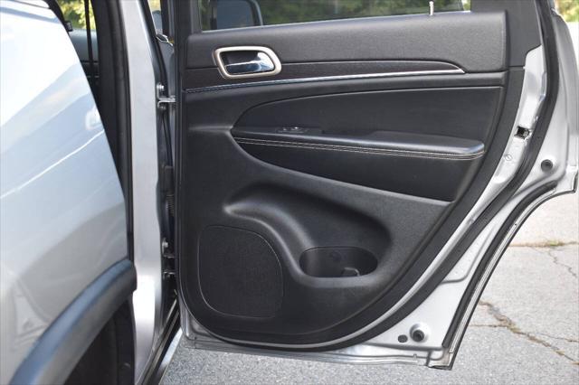 Photo of 2014 Silver Jeep Grand Cherokee