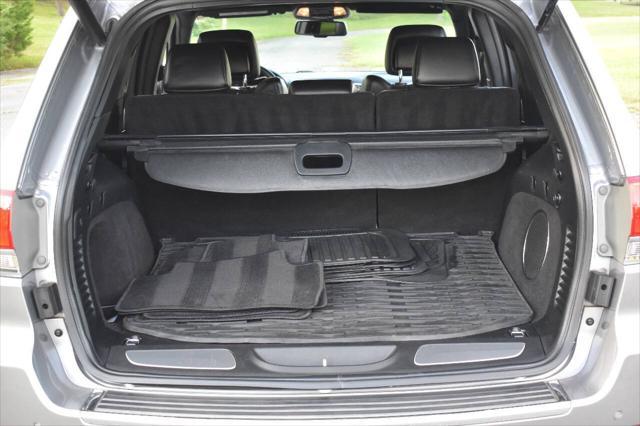 Photo of 2014 Silver Jeep Grand Cherokee