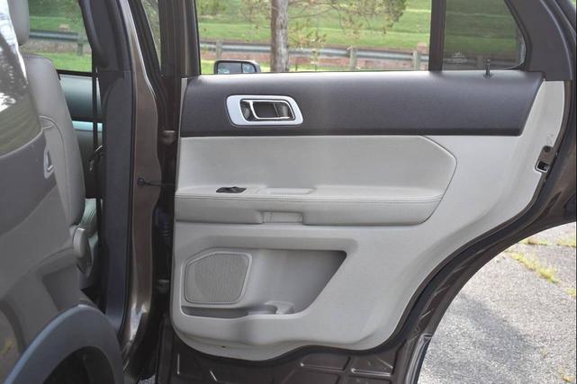 Photo of 2015 Brown Ford Explorer