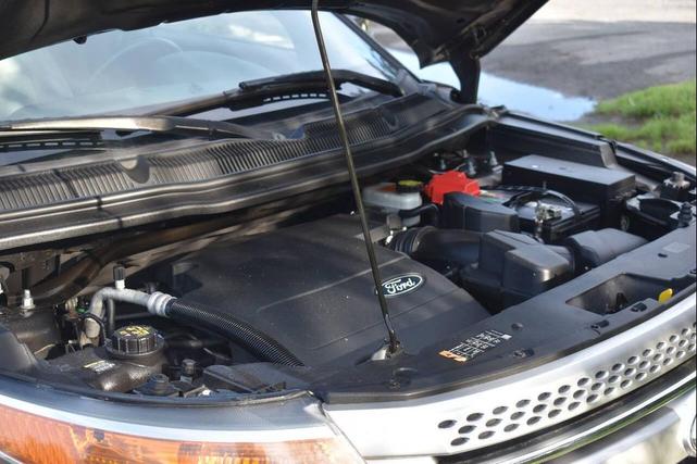 Photo of 2015 Brown Ford Explorer