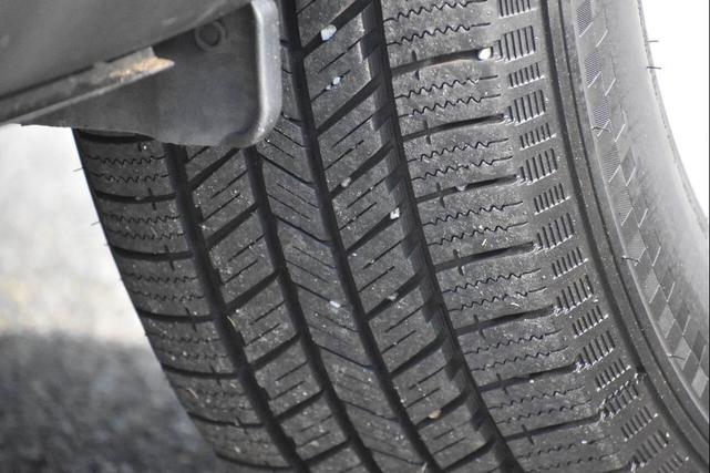 Photo of 2015 Brown Ford Explorer