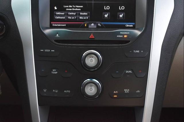 Photo of 2015 Brown Ford Explorer