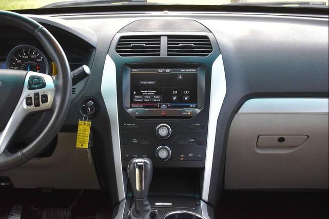 Photo of 2015 Brown Ford Explorer