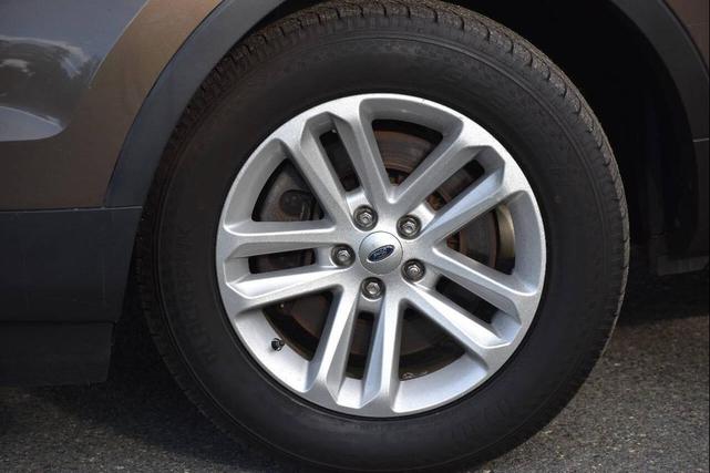 Photo of 2015 Brown Ford Explorer