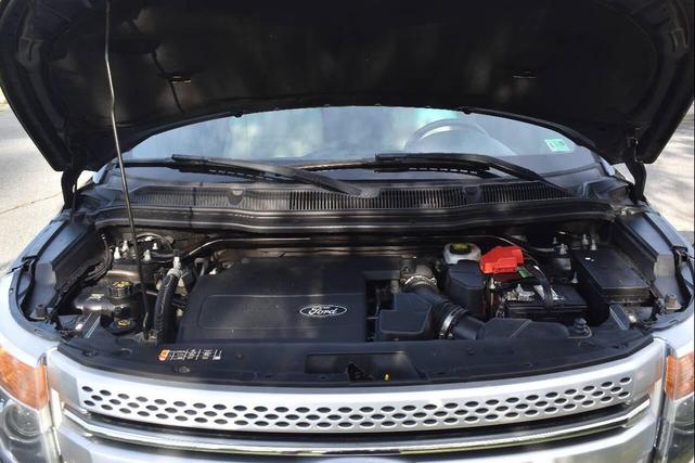Photo of 2015 Brown Ford Explorer