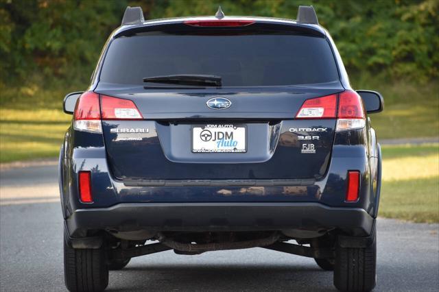 Photo of 2013 Deep Indigo Pearl Subaru Outback
