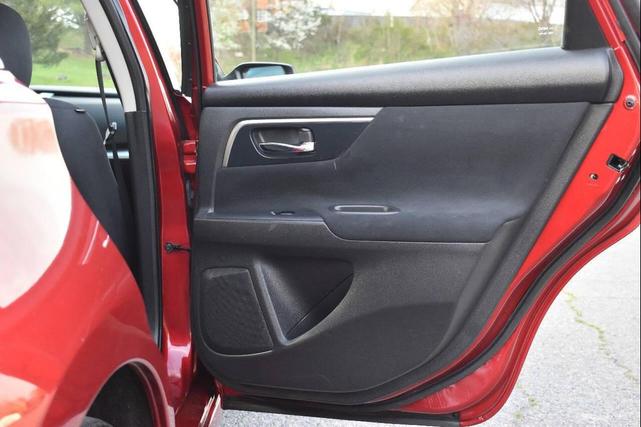 Photo of 2014 Cayenne Red Metallic Nissan Altima