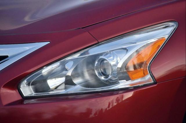 Photo of 2014 Cayenne Red Metallic Nissan Altima