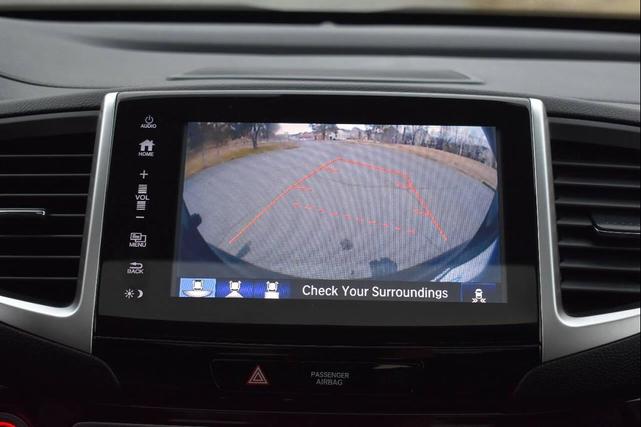 Photo of 2017 Black Honda Pilot