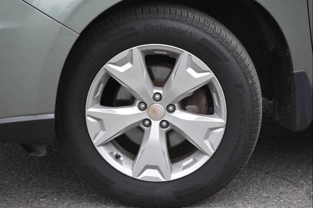 Photo of 2015 Green Subaru Forester