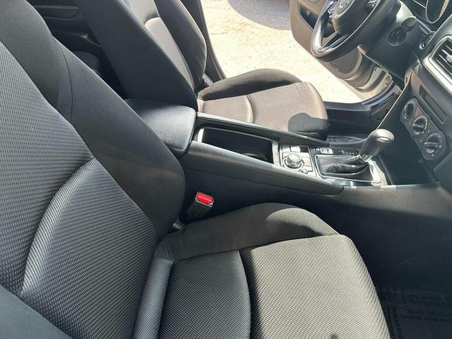 Photo of 2017 Snowflake White Pearl Mica Mazda Mazda3
