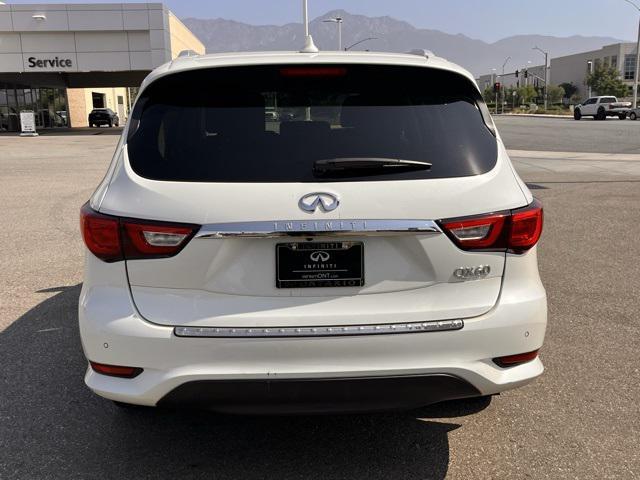 Photo of 2017 Majestic White INFINITI QX60