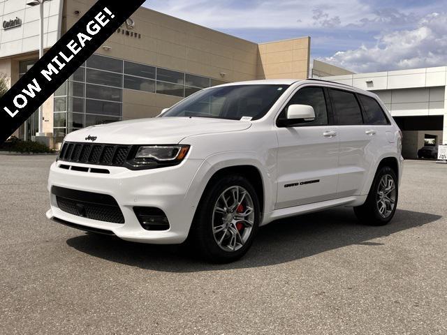 Photo of 2018 Diamond Black Crystal Pearlcoat Jeep Grand Cherokee