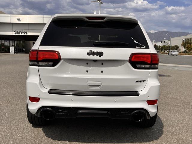 Photo of 2018 Diamond Black Crystal Pearlcoat Jeep Grand Cherokee