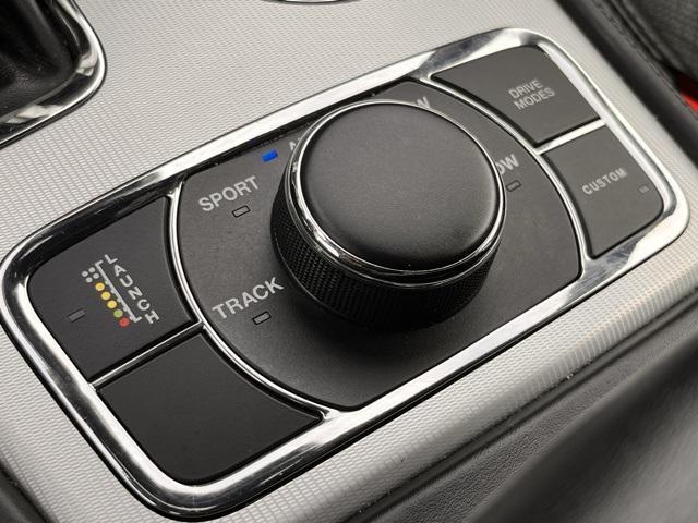 Photo of 2018 Diamond Black Crystal Pearlcoat Jeep Grand Cherokee