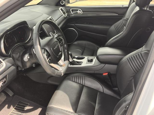 Photo of 2018 Diamond Black Crystal Pearlcoat Jeep Grand Cherokee