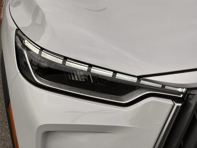Photo of 2026 Radiant White INFINITI QX60