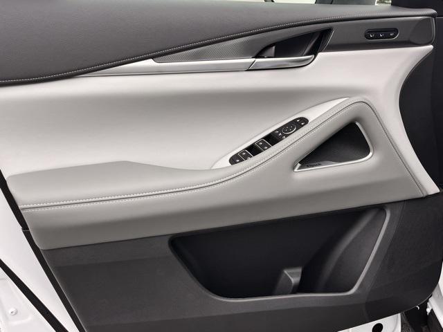 Photo of 2026 Radiant White INFINITI QX60