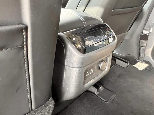 Photo of 2023 Majestic White INFINITI QX60