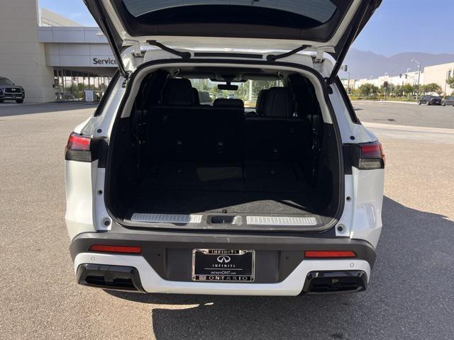 Photo of 2023 Majestic White INFINITI QX60
