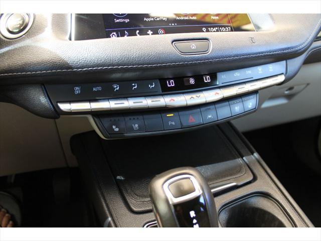 Photo of 2019 Crystal White Tricoat Cadillac XT4
