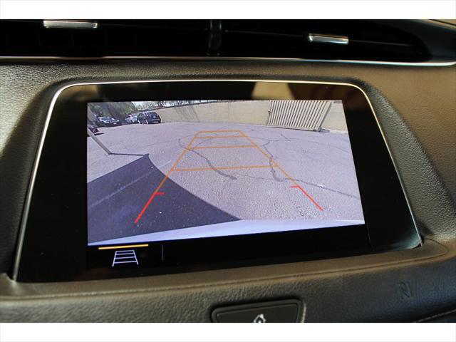 Photo of 2019 Crystal White Tricoat Cadillac XT4