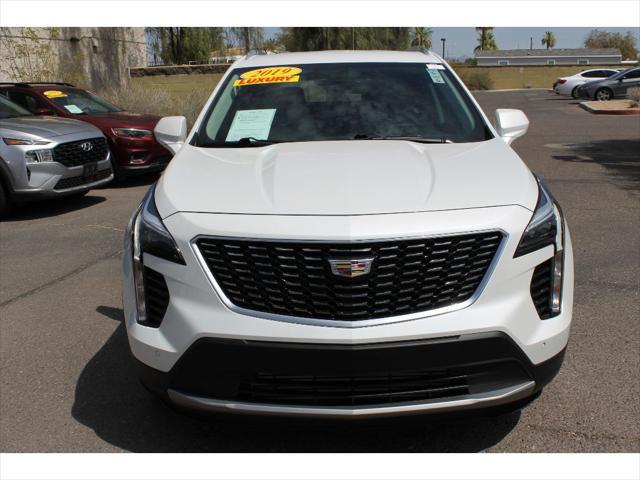 Photo of 2019 Crystal White Tricoat Cadillac XT4