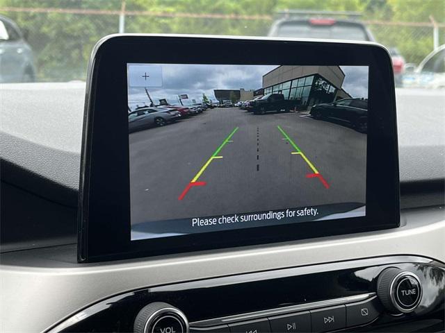 Photo of 2020 Star White Metallic Tri-Coat Ford Escape