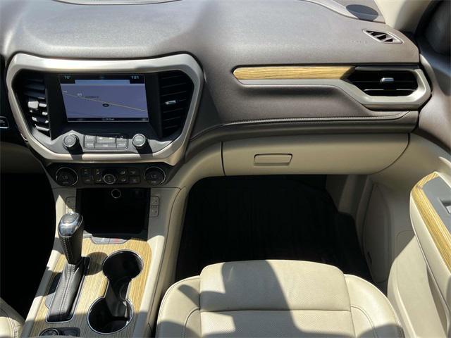 Photo of 2017 White Frost Tricoat GMC Acadia