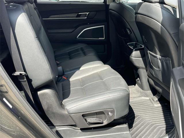 Photo of 2022 Dark Moss Kia Telluride
