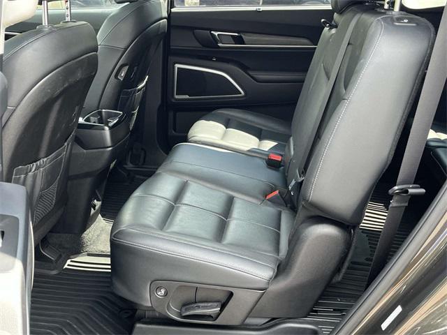 Photo of 2022 Dark Moss Kia Telluride
