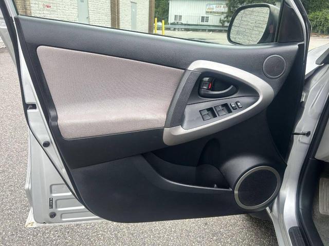 Photo of 2007 Classic Silver Metallic Toyota RAV4