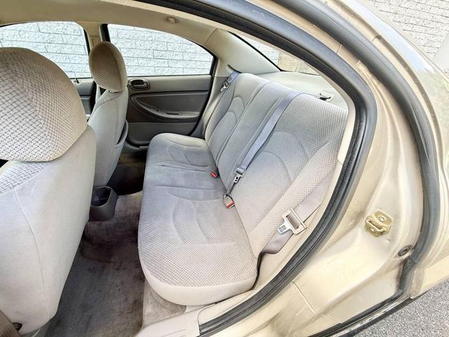 Photo of 2004 Light Almond Pearl Metallic Clearcoat Chrysler Sebring