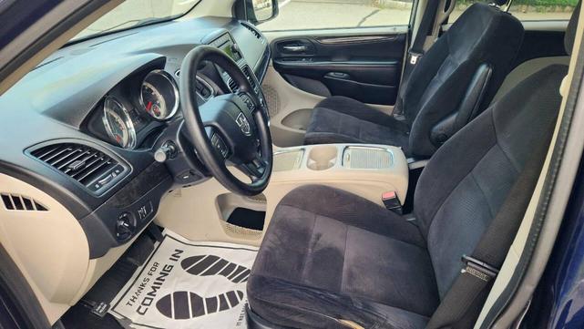 Photo of 2014 True Blue Pearlcoat Dodge Grand Caravan
