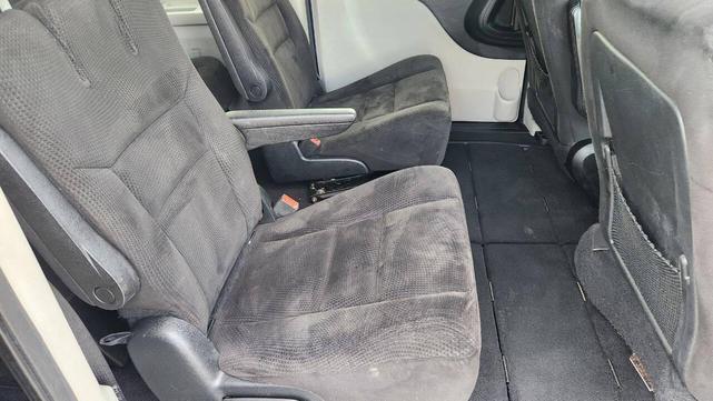 Photo of 2014 True Blue Pearlcoat Dodge Grand Caravan