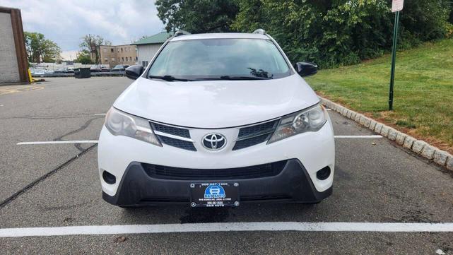 Photo of 2014 Super White Toyota RAV4