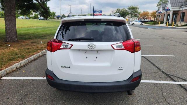 Photo of 2014 Super White Toyota RAV4