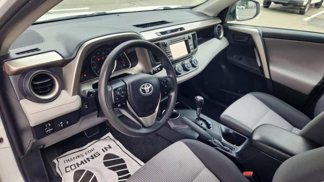 Photo of 2014 Super White Toyota RAV4