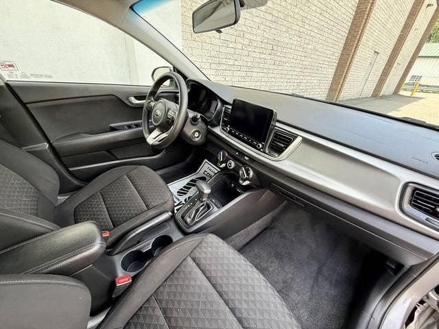 Photo of 2021 Gray Kia Rio
