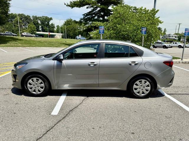 Photo of 2021 Gray Kia Rio