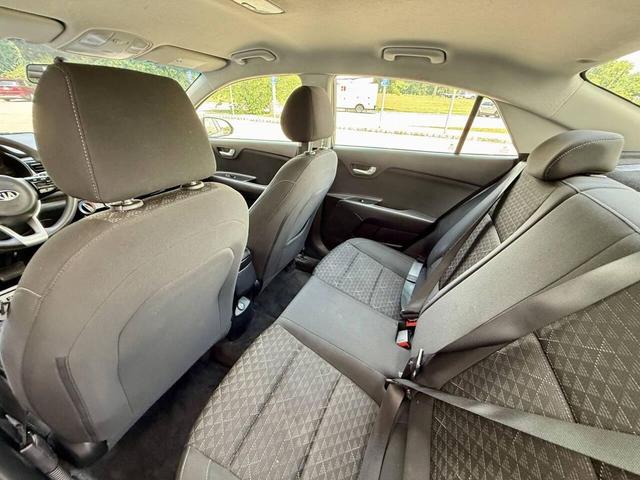 Photo of 2021 Gray Kia Rio