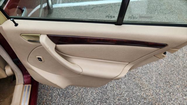 Photo of 1999 Burgundy Mercedes-Benz C-Class