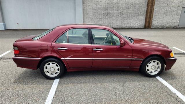 Photo of 1999 Burgundy Mercedes-Benz C-Class