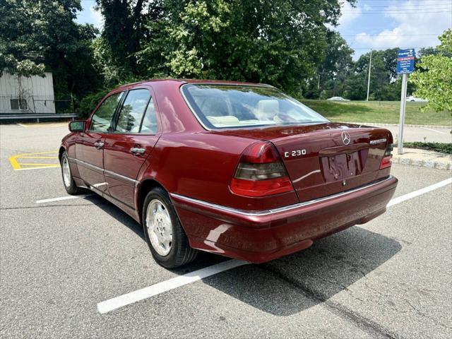 Photo of 1999 Burgundy Mercedes-Benz C-Class