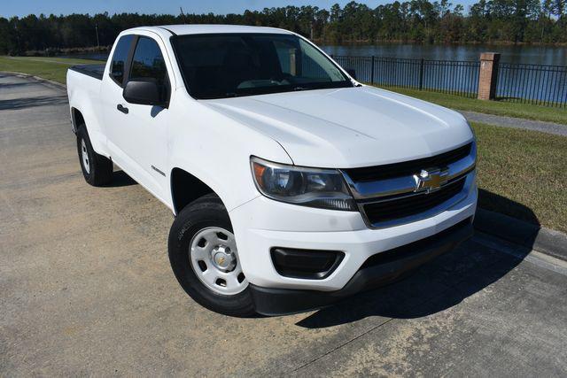 Photo of 2017 Summit White Chevrolet Colorado